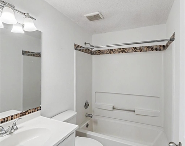 9626 Vinca Circle - Photo Thumbnail 19
