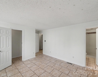9626 Vinca Circle - Photo Thumbnail 6