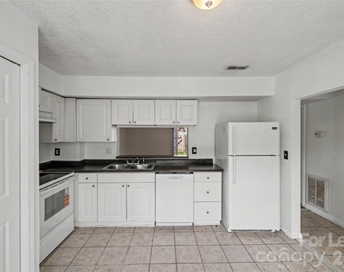 9626 Vinca Circle - Photo Thumbnail 15