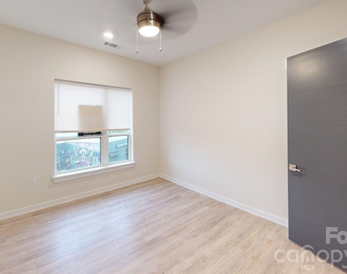 3630 N Davidson Street - Photo Thumbnail 5