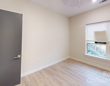 3630 N Davidson Street - Photo Thumbnail 6
