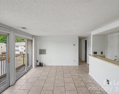1624 Arlyn Circle - Photo Thumbnail 13