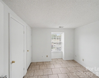 1624 Arlyn Circle - Photo Thumbnail 10