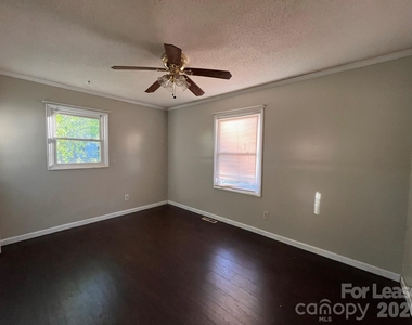 1144 Ellen Avenue - Photo Thumbnail 5