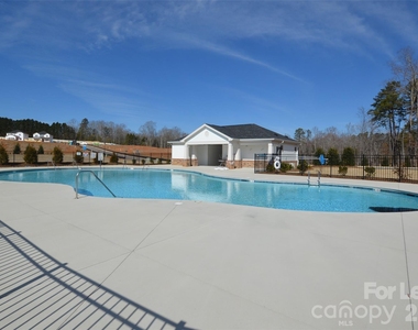 1537 Harper Landing Boulevard - Photo Thumbnail 6