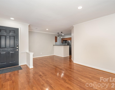 2516 Cranbrook Lane - Photo Thumbnail 3