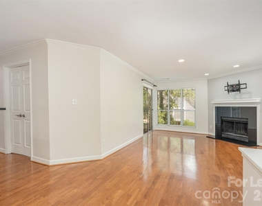 2516 Cranbrook Lane - Photo Thumbnail 4