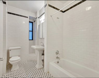 Madison Avenue, New York - Photo Thumbnail 3