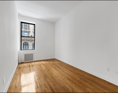 Madison Avenue, New York - Photo Thumbnail 6