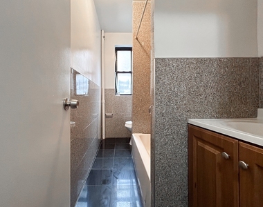 3139 Broadway - Photo Thumbnail 8