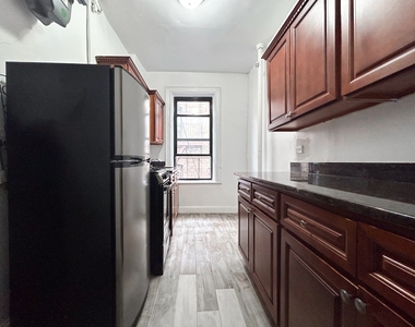 3139 Broadway - Photo Thumbnail 1