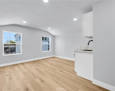 114 N Cornell Ave - Photo Thumbnail 3