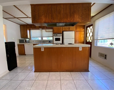 122 E Linda Vista Avenue - Photo Thumbnail 9