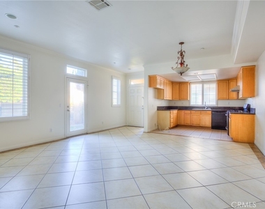 515 Florence - Photo Thumbnail 3