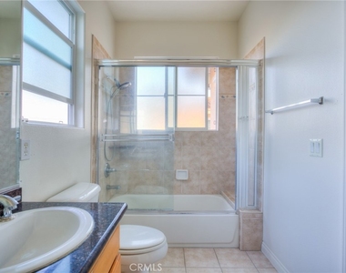 515 Florence - Photo Thumbnail 31
