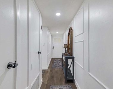 660 Sunfish Way - Photo Thumbnail 17