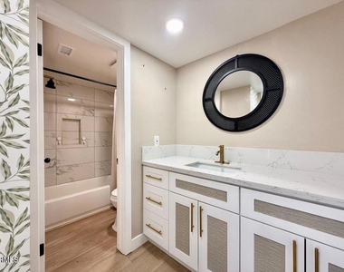 660 Sunfish Way - Photo Thumbnail 15