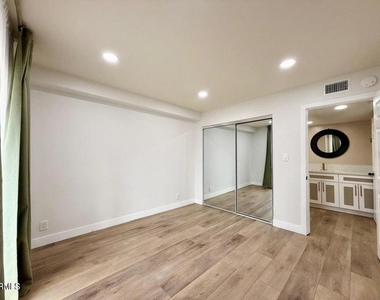 660 Sunfish Way - Photo Thumbnail 14
