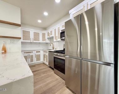 660 Sunfish Way - Photo Thumbnail 10