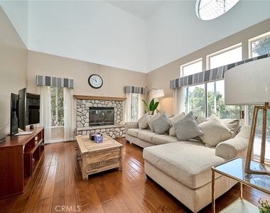 1089 Village Drive - Photo Thumbnail 8