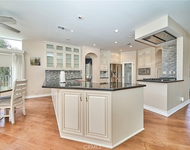 1089 Village Drive - Photo Thumbnail 12