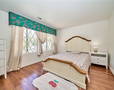 1089 Village Drive - Photo Thumbnail 35