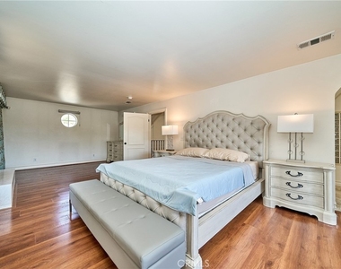 1089 Village Drive - Photo Thumbnail 23