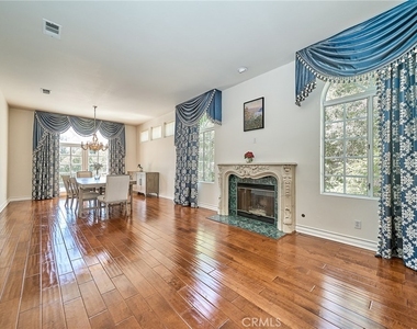1089 Village Drive - Photo Thumbnail 4