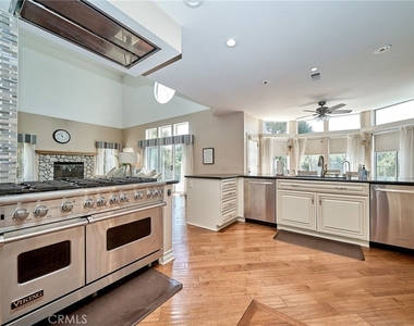 1089 Village Drive - Photo Thumbnail 15