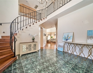 1089 Village Drive - Photo Thumbnail 3