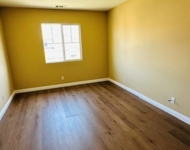 1442 Orange Grove - Photo Thumbnail 5