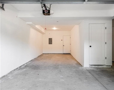 5044 Laurel Canyon Boulevard - Photo Thumbnail 16