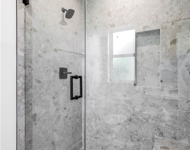 5044 Laurel Canyon Boulevard - Photo Thumbnail 11