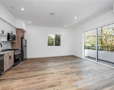 5044 Laurel Canyon Boulevard - Photo Thumbnail 3