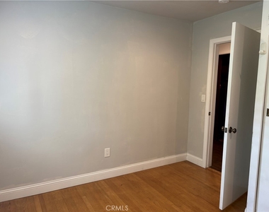 12917 Gladstone - Photo Thumbnail 10