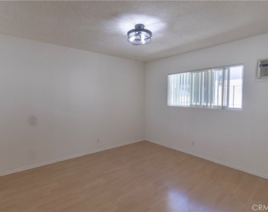 331 Cameron - Photo Thumbnail 11