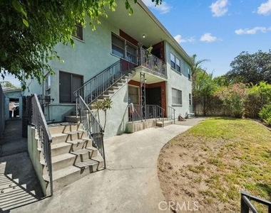 241 E Washington - Photo Thumbnail 3