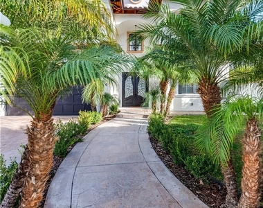 4906 Rubio Avenue - Photo Thumbnail 4