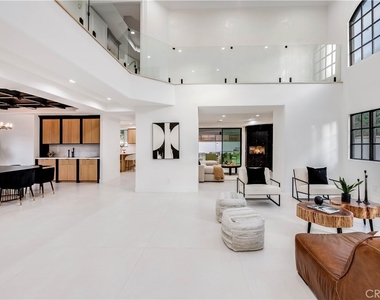 4906 Rubio Avenue - Photo Thumbnail 9