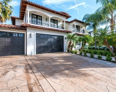 4906 Rubio Avenue - Photo Thumbnail 2