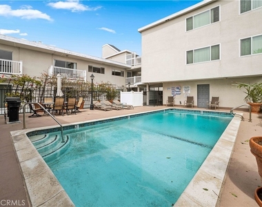 2411 Prospect Avenue - Photo Thumbnail 22