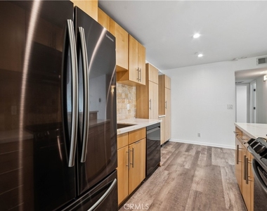 2411 Prospect Avenue - Photo Thumbnail 10