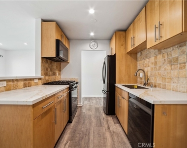 2411 Prospect Avenue - Photo Thumbnail 7