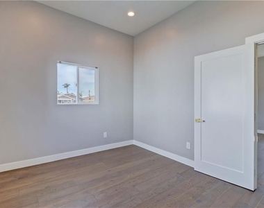 409 Olive Street - Photo Thumbnail 19