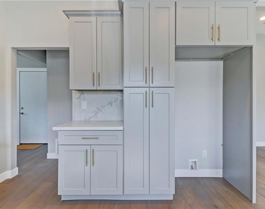 409 Olive Street - Photo Thumbnail 2