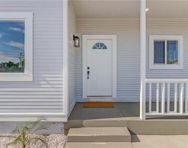 409 Olive Street - Photo Thumbnail 6