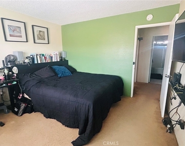 404 W Electric Avenue - Photo Thumbnail 14