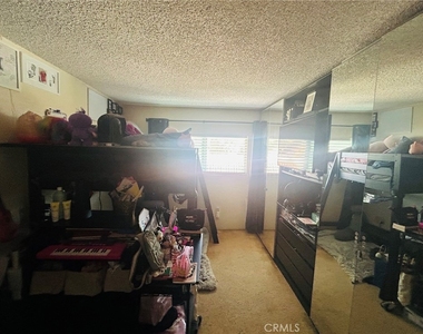 404 W Electric Avenue - Photo Thumbnail 10