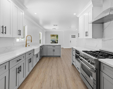723 Chestnut Avenue - Photo Thumbnail 6