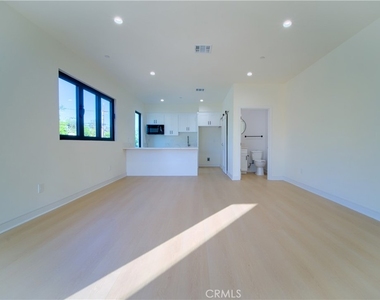 2676 Newell Street - Photo Thumbnail 14